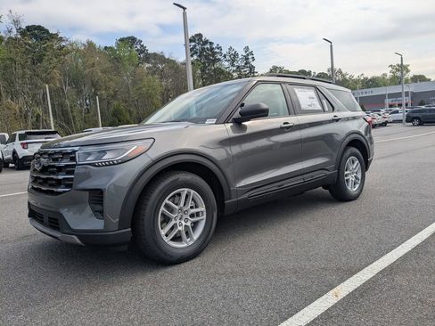 New 2026 Ford Explorer Active image 8