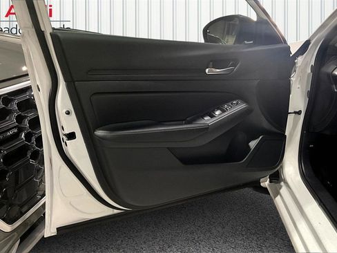 Used 2024 Nissan Altima 2.5 SV image 20