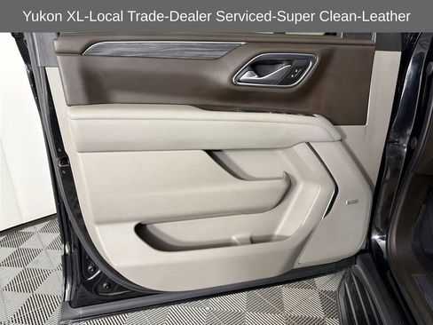 Used 2022 GMC Yukon XL SLT w/ SLT Luxury Package image 8