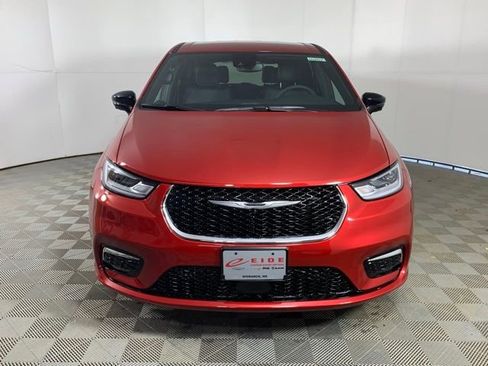 New 2026 Chrysler Pacifica Select image 3