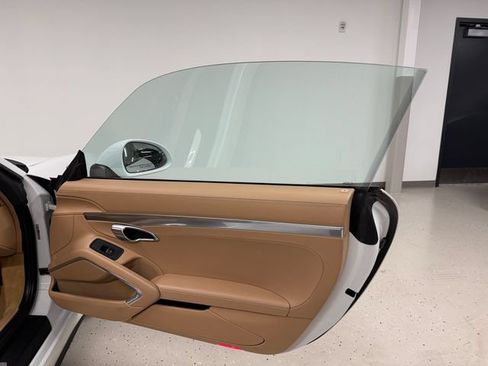 Certified 2016 Porsche 911 Targa 4S AWD/4WD image 36