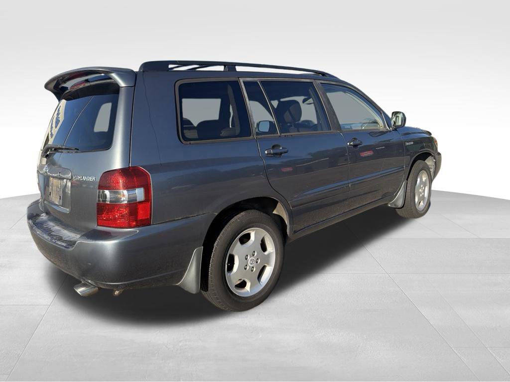 Used 2005 Toyota Highlander 4WD V6 w/ 3rd Row image 7