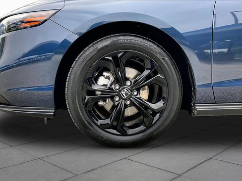 Used 2025 Honda Accord SE image 11