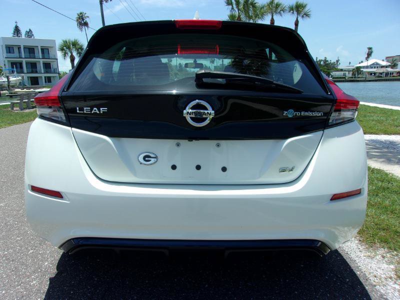 Used 2018 Nissan Leaf SV w/ SV Technology Package FWD image 5