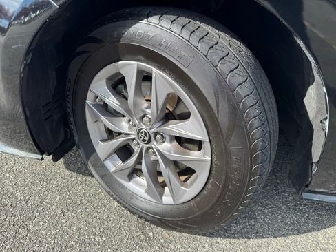 Used 2021 Toyota Sienna XLE w/ XLE Plus Package image 40