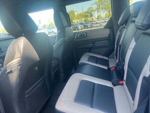 Used 2024 Ford Bronco Wildtrak image 14