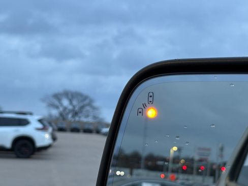 Used 2017 Ford Explorer Limited image 10