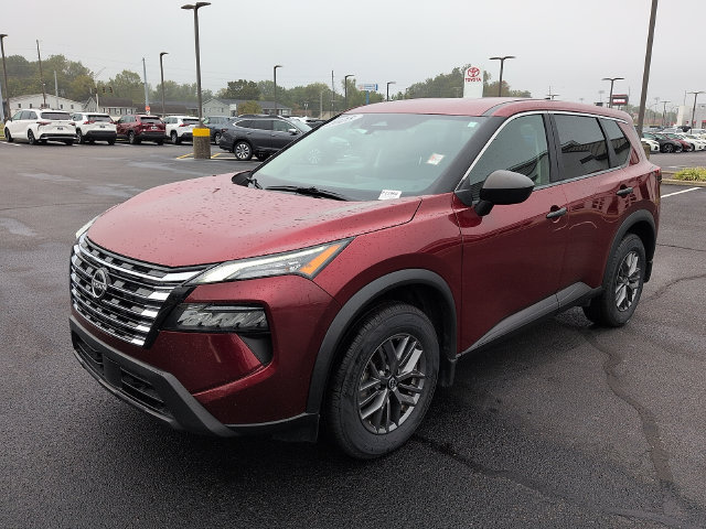Used 2025 Nissan Rogue S FWD image 3