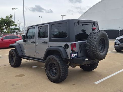 Used 2016 Jeep Wrangler Unlimited Rubicon w/ Connectivity Group AWD/4WD image 6