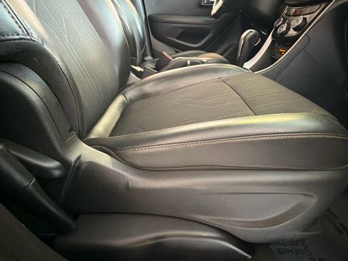 Used 2022 Chevrolet Trax LT w/ Driver Confidence Package AWD/4WD image 26