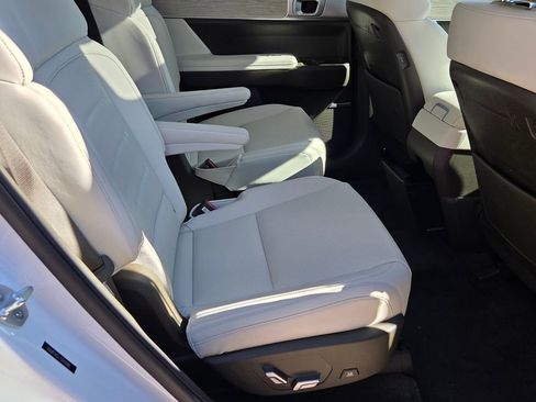 Used 2025 Hyundai Santa Fe Calligraphy image 18