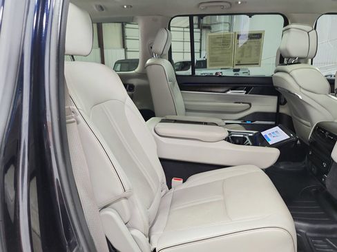 Used 2023 Jeep Grand Wagoneer L Series II w/ Convenience Group III AWD/4WD image 42