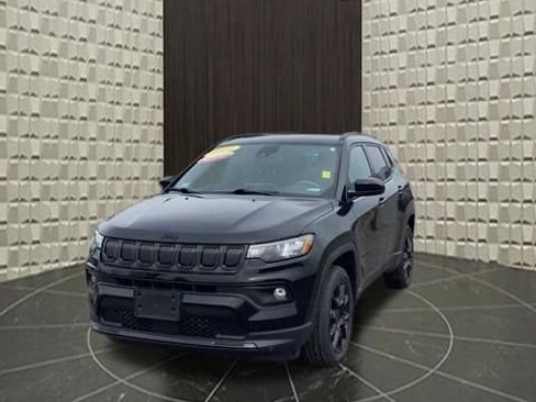 Certified 2022 Jeep Compass Latitude w/ Sun and Sound Group AWD/4WD image 11