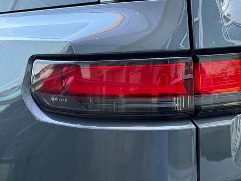 Used 2022 Rivian R1S Launch Edition AWD/4WD image 23