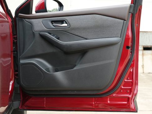 Used 2023 Nissan Rogue SV FWD image 37
