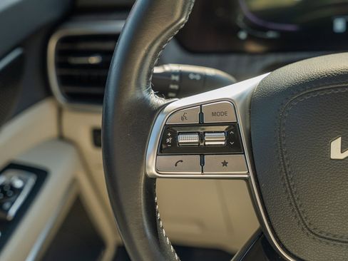 Used 2023 Kia Telluride EX w/ EX Captain's Chair Package image 29