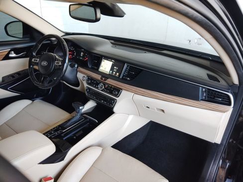 Used 2017 Kia Cadenza Technology FWD image 13