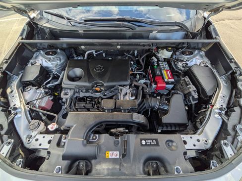 Used 2021 Toyota RAV4 XLE image 23