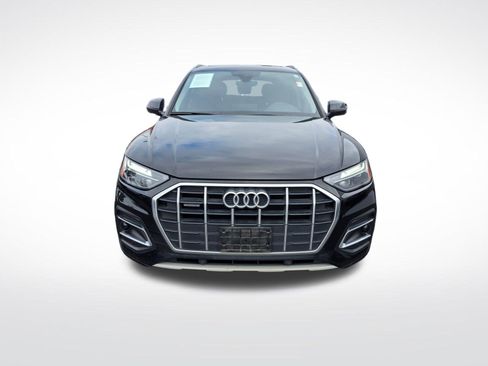Used 2023 Audi Q5 2.0T Premium w/ Convenience Package image 3