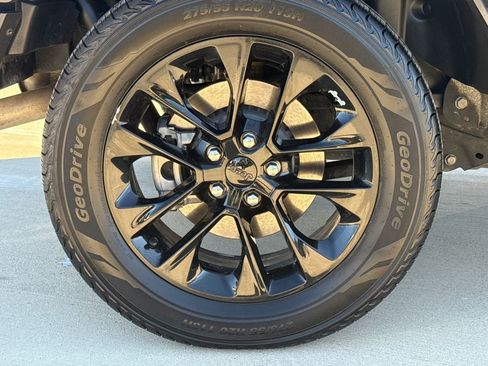 Used 2021 Jeep Wrangler Unlimited Sahara image 9