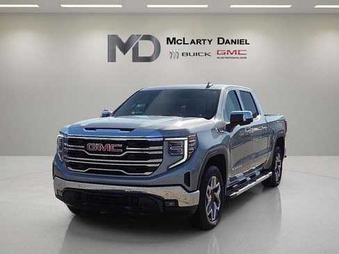 Certified 2023 GMC Sierra 1500 SLT w/ SLT Premium Package image 2