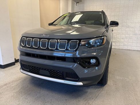 Used 2022 Jeep Compass Limited image 34