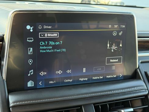 Used 2023 Chevrolet Suburban High Country image 9