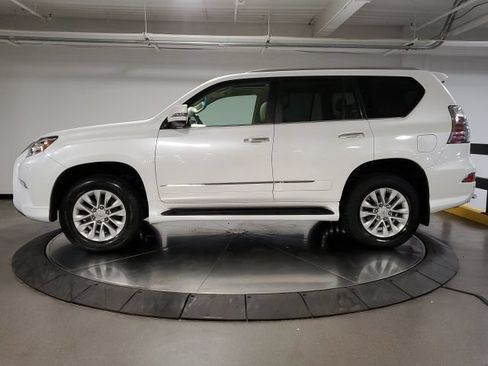 Used 2018 Lexus GX 460 Premium w/ Premium Package AWD/4WD image 4