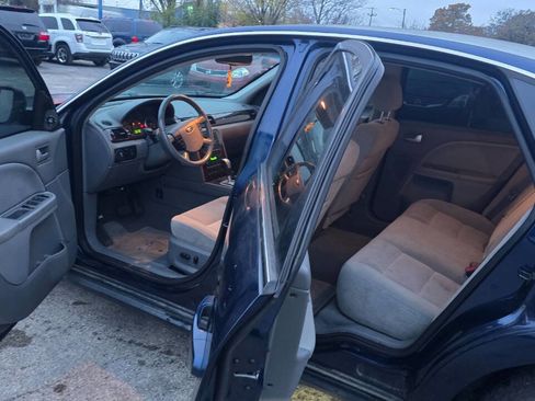 Used 2006 Ford Five Hundred SEL image 8