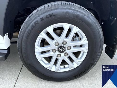 Used 2025 Toyota Sequoia SR5 AWD/4WD image 27