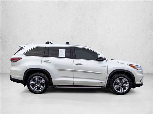 Used 2016 Toyota Highlander Limited Platinum image 4