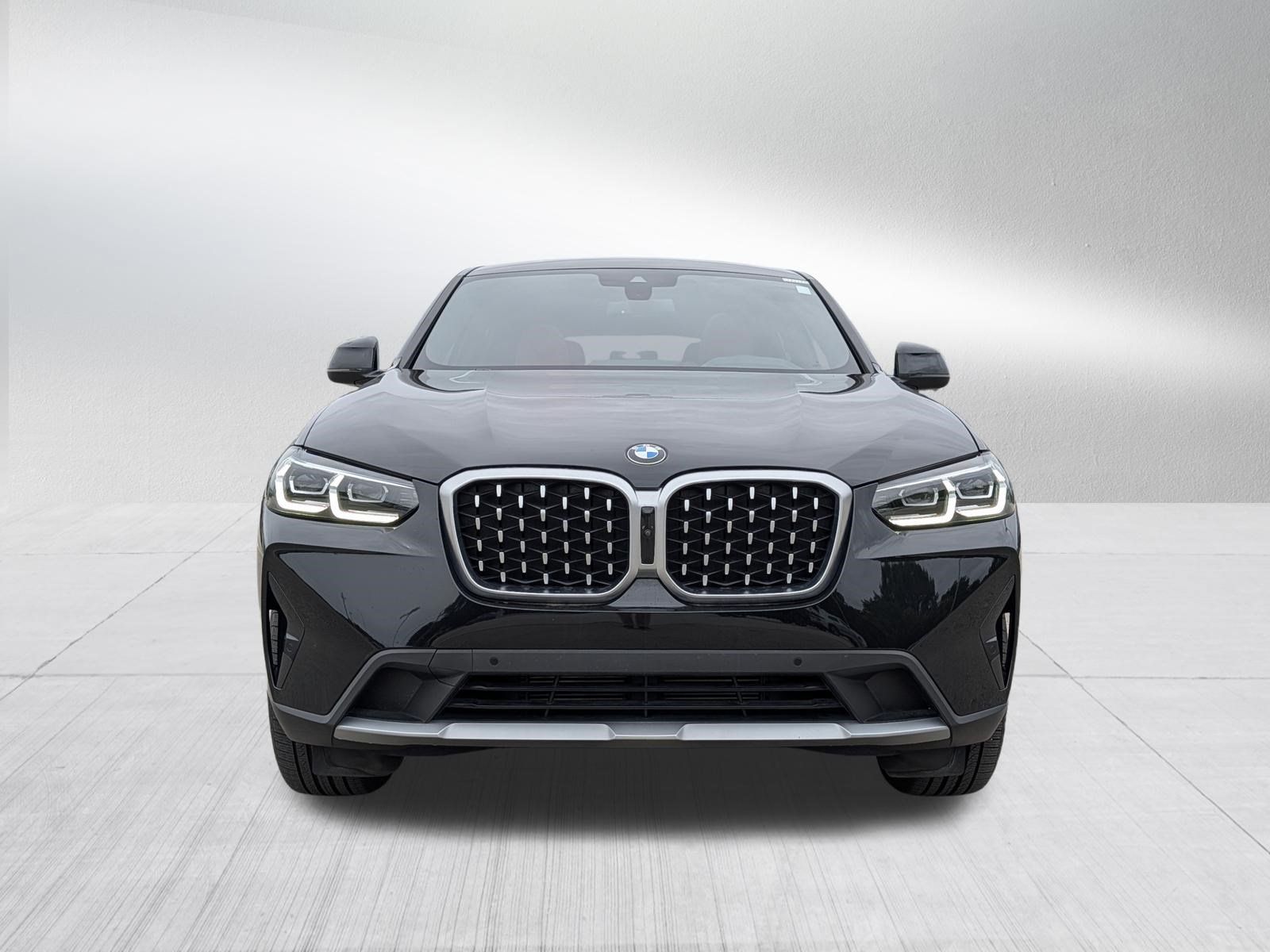 Used 2024 BMW X4 xDrive30i w/ Premium Package AWD/4WD image 2