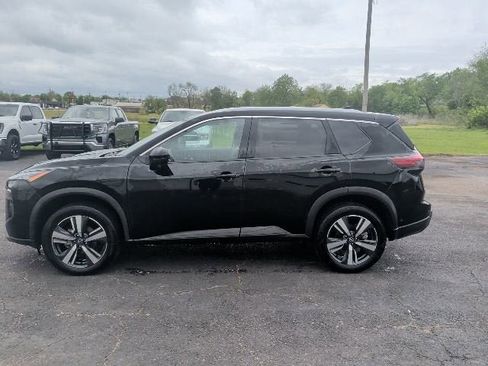 Used 2024 Nissan Rogue SL AWD/4WD image 2