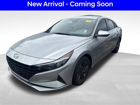 Certified 2022 Hyundai Elantra SEL FWD image 2