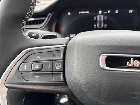 New 2026 Jeep Grand Cherokee Altitude AWD/4WD image 25
