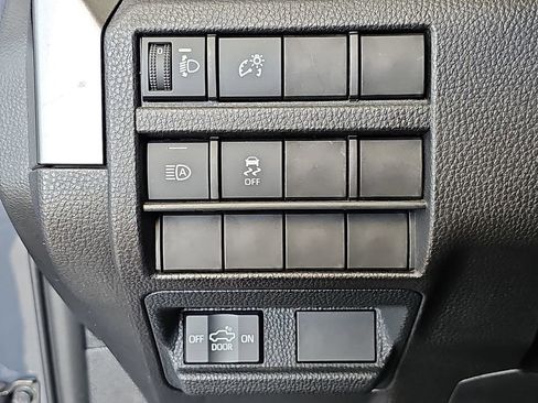Used 2025 Toyota Tacoma SR5 AWD/4WD image 29