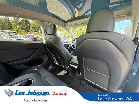 Used 2024 Tesla Model Y Long Range AWD/4WD image 17