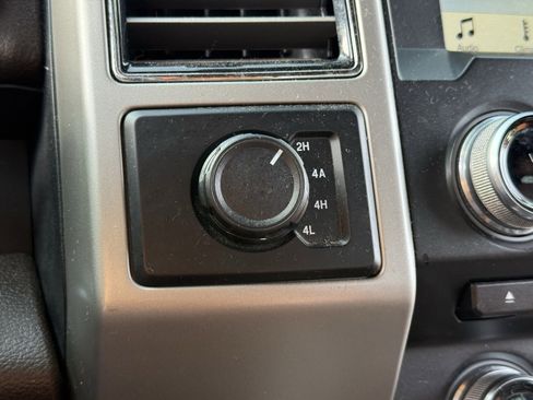 Used 2018 Ford F150 King Ranch image 22