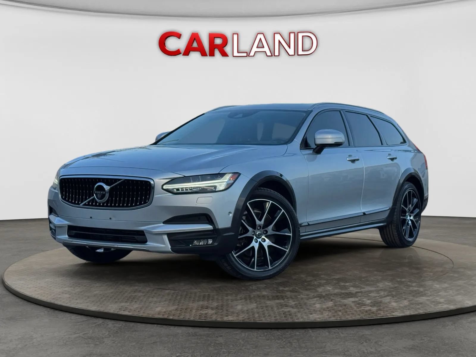 Used 2018 Volvo V90 T6 Cross Country w/ Convenience Package AWD/4WD image 1