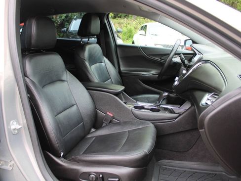 Used 2017 Chevrolet Malibu LT w/ Leather Package FWD image 30