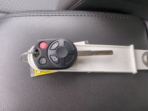 Used 2017 Ford C-MAX SE image 33