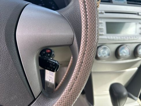 Used 2010 Toyota Camry image 21