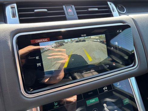 Used 2022 Land Rover Range Rover Sport HSE Silver Edition image 17