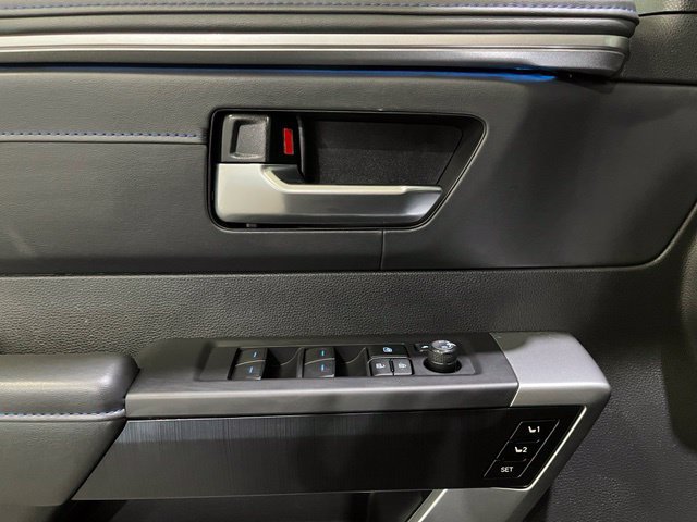 Used 2024 Toyota Tundra Platinum AWD/4WD image 15