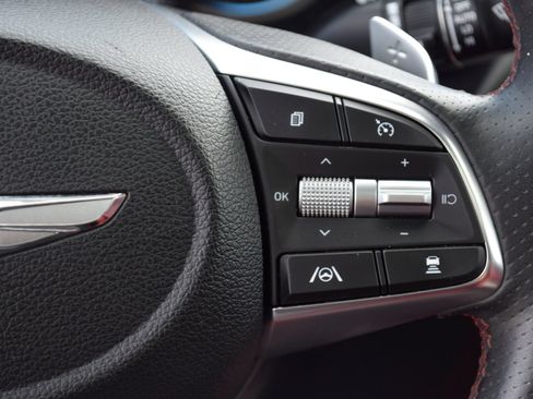Used 2022 Genesis G70 3.3T Launch Edition RWD image 7