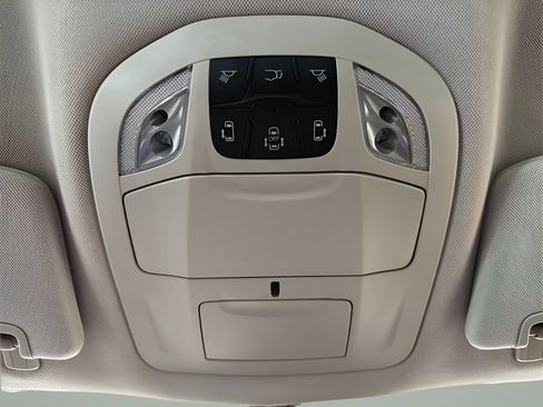 Used 2023 Chrysler Voyager LX FWD image 31