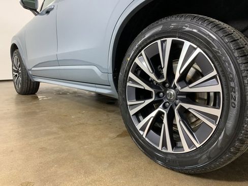 Used 2022 Volvo XC90 T5 Momentum w/ Advanced Package image 17