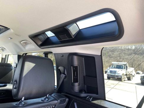 Used 2020 Land Rover Defender 110 First Edition image 43