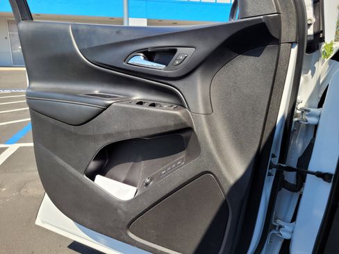 Used 2018 Chevrolet Equinox Premier AWD/4WD image 26