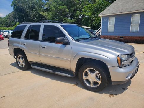 Used 2005 Chevrolet TrailBlazer LT RWD image 3